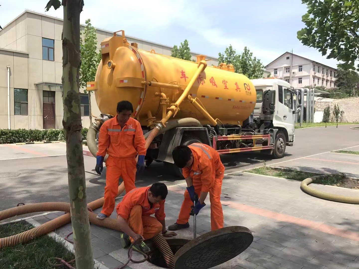 婺源化粪池清理与5-8吨吸粪车施工效率分析